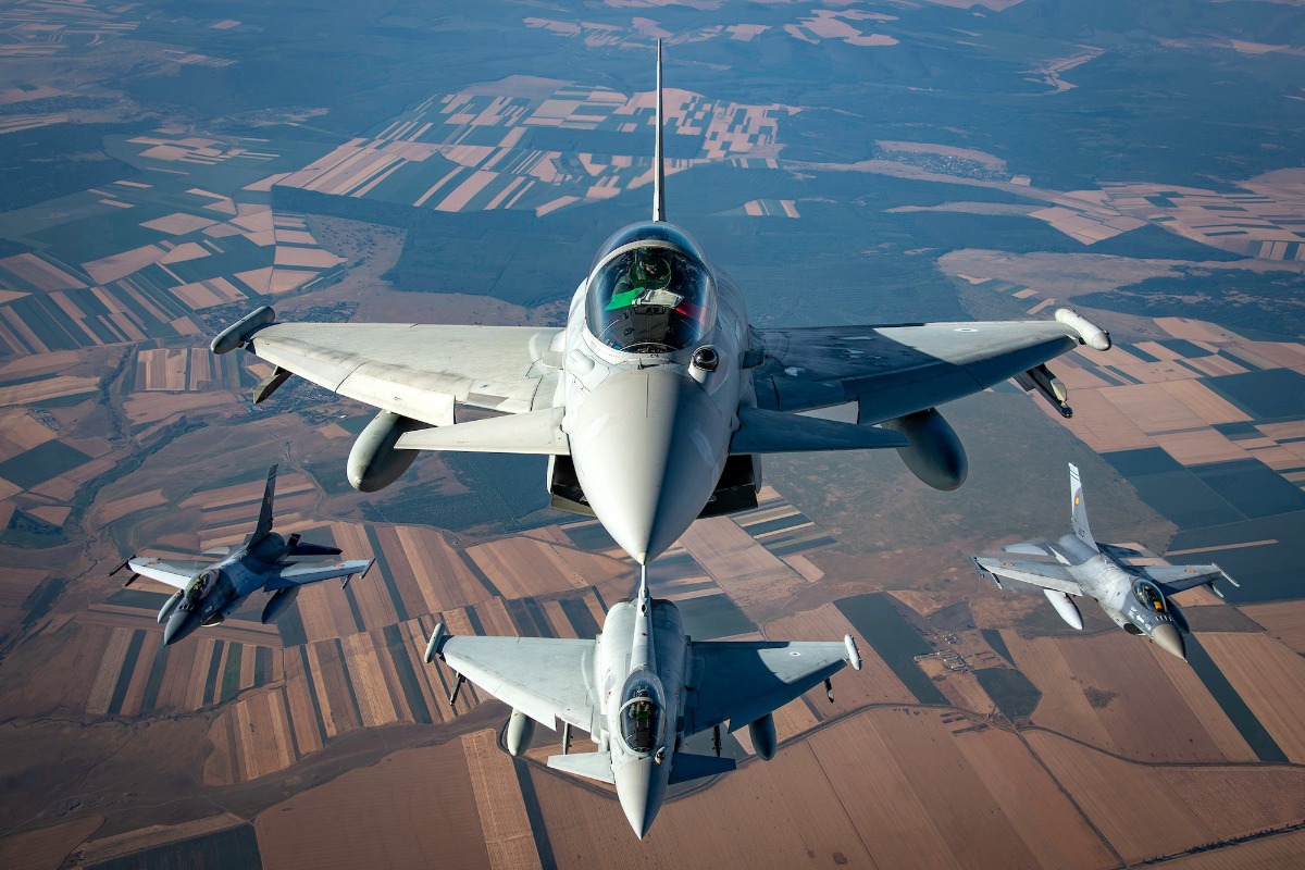 We got the skies covered💪

Air-policing missions✈️ reinforce collective defence &amp; demonstrate NATO's resolve to #DeterAndDefend.

#StrongerTogether
<a href="/NATO_AIRCOM/">NATO Air Command</a>