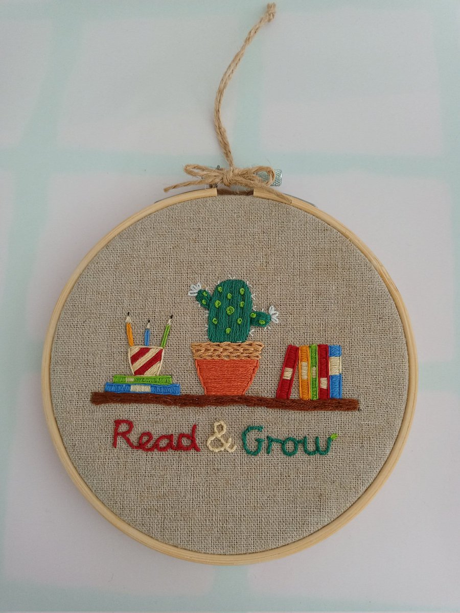 #ukcraftershour #ukcrafthour #mhhsbd  #handmadehour 
#craftbizparty 
Great gift for a book lover, just add code LOVEIT10 for 10% discount. 
craftymissbcrafts.etsy.com/listing/143649…