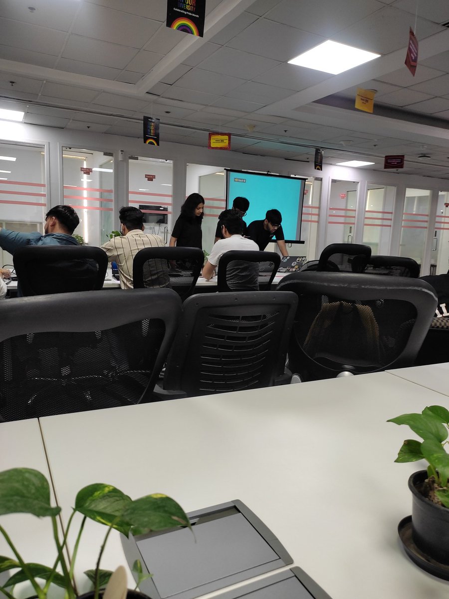 samratgarg_'s tweet photo. 🚀 Just attended my first Kloud Karnival by CNCF New Delhi, Learned so much about Kubernetes, Prometheus, and my personal favorite, SIG Release! Thanks to these awesome folks
@cncfnd @AakanshaPriya_ @Yashrajstwt @abhinavd26 @AyushKu38757918
#KloudKarnival https://t.co/qKZrwVSL0q
