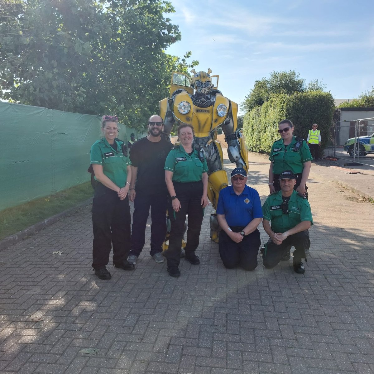 StJohnAmbJersey's tweet photo. Making friends at Weekender Jersey!
#jerseyevents #firstaidsupport #firstaidcharity #stjohnambulancejersey https://t.co/e9qlb76A2N