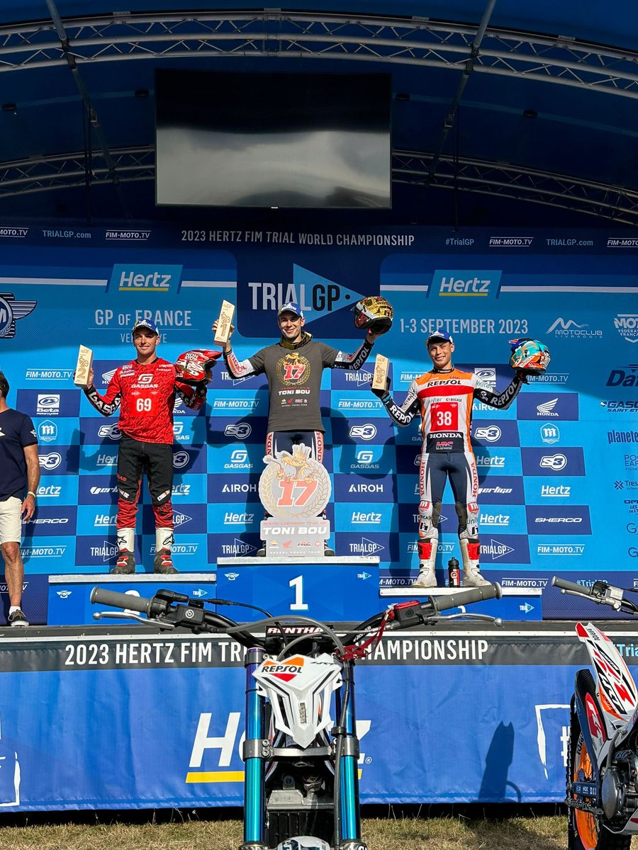 Lo bonito de trabajar en una empresa como <a href="/Repsol/">repsol</a> es que en un mismo fin de semana vives el enésimo triunfo de <a href="/tonibou_oficial/">Toni Bou Oficial</a>, el podio de <a href="/GgMarcelli/">Gabriel Marcelli</a> y la expectación que siempre despiertan pilotos como <a href="/marcmarquez93/">Marc Márquez</a> o <a href="/JoanMirOfficial/">JoanMir36</a>