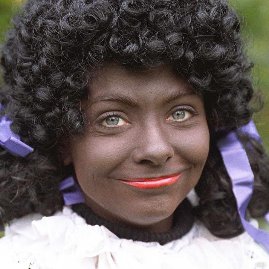 Veendam2017's tweet photo. Kunnen we de foto's van Georgina als zwarte piet alweer plaatsen? https://t.co/2FkTlc30M1