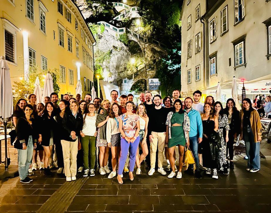 A beautiful picture of the ECI social event at #esbra2023 organised by our sparkling ✨ECIC committee! Networking Collaboration Support Discussion #livertwitter #alcohol #addiction #brainhealth