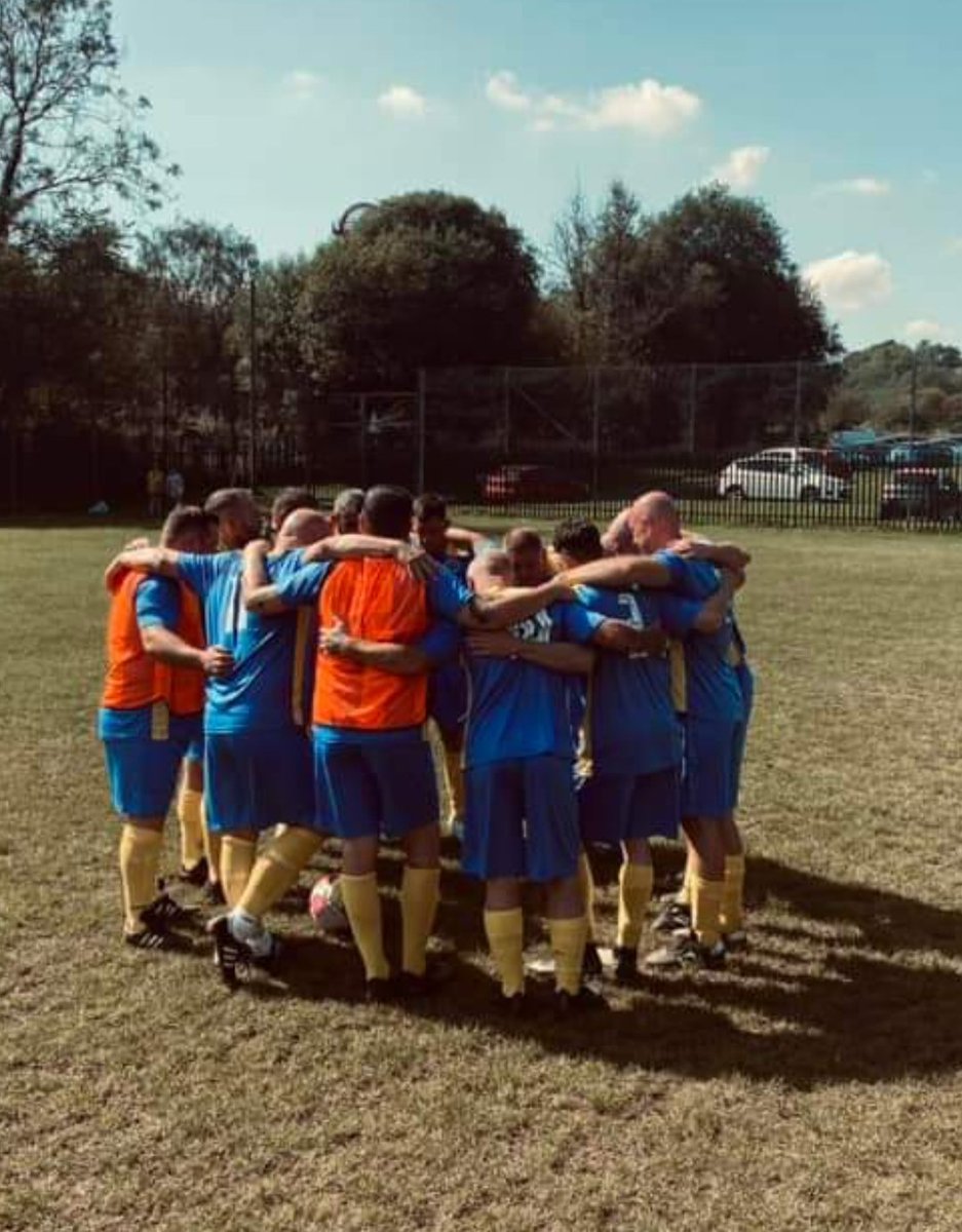porth_quins_bgc's tweet image. Wales Vets League o40s West

Porth Harlequins 5 - 3 Church Village

Goals
Greg Rees ⚽️
Anthony Solly ⚽️⚽️
Dale Joseph ⚽️
Kristian Tyler ⚽️

MoM 
Anthony Solly 🍾

Big thanks to @ChurchVillageFC. All the best for the rest of the season 👍

#uppaquins #vets 🔵🟡🟣⚽️👍