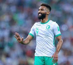 mo7arrer2's tweet photo. عاطفيون لا أهلاويون 1⃣

بكل اسف ما إن ظهر خبر فراس الا ونسي العاطفيون مهازل امس ونقاط ضعف الفريق
وقَعنا مع فيجا فتعالت الاصوات مديحا
وخسرنا امس فانهالوا شتائما
قالوا عن ماكس سبحان من بدلنا عن ماني
وطاروا بتعاقدات فيرمينو ومحرز
واليوم اقرأوا ما كتبوا عنهم👇
#صفقه_البريكان_لا_تكفي https://t.co/JQ3dKa5mrP