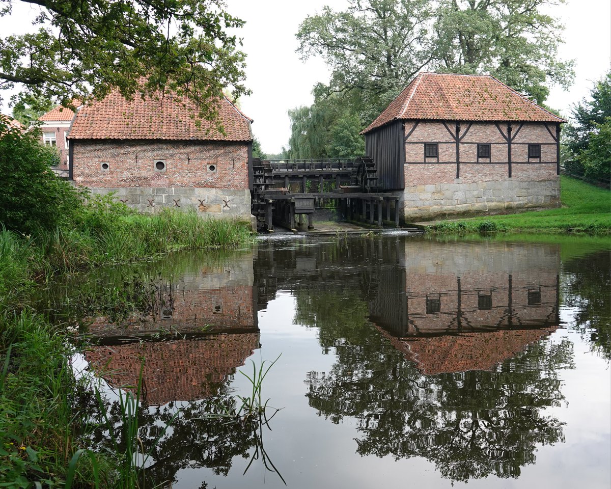 HeystekJ's tweet image. #oldest #watermill of the #Netherlands #Haaksbergen 1548 #mill #watermolen #Twente #WorldHeritage #werelderfgoed #beautyfulnetherlands #mooiNederland #PhotoChallenge2023September #Reflections #photooftheday #PhotographyIsArt #sony #sonyphotography #fotodeldia #fotodelgiorno