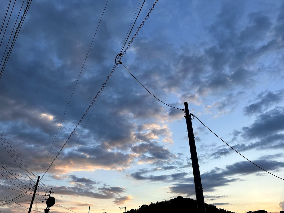 hitty1206's tweet photo. 大好きな恩師との再会＊*‧˚
全然変わってなくてホッとした
優しくてかっこよくて素敵な人👱‍♀️
笑顔に癒された♡
感謝♡︎♡
・
#スーパーヒーロー
#super #hero #🦸‍♀️
#応援団♡
#🍕 #🐈🎁 https://t.co/HZ1aWWgLDs