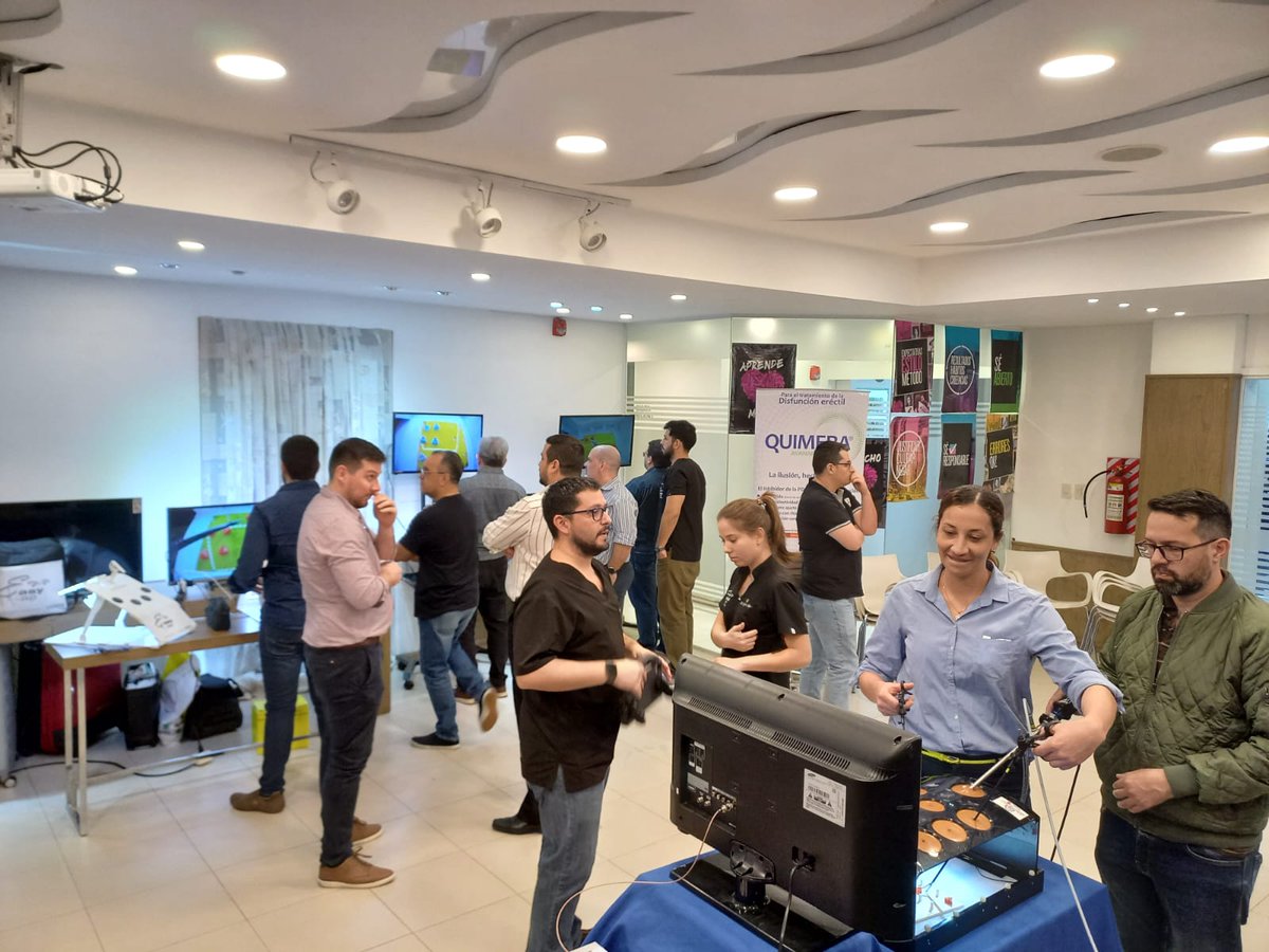 urologiapy's tweet photo. Finalizando el Curso de LAPAROSCOPIA UROLOGICA con SIMULADORES.

Que esta chispa sea el impulso para robustecer la formación urológica continua en el Paraguay en técnicas más especializadas.
@prostatas @CodasGustavo https://t.co/dTCTgzrXZY