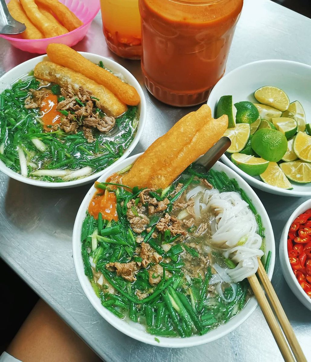 Camellia_nna's tweet photo. Pho is one of the Vietnamese traditional foods which is a favorite food of Vietnamese people and a must-try dish for tourists visiting Vietnam
#trending2023 #Vietnam #foodblogger #Michellin https://t.co/SrbDHm42S8