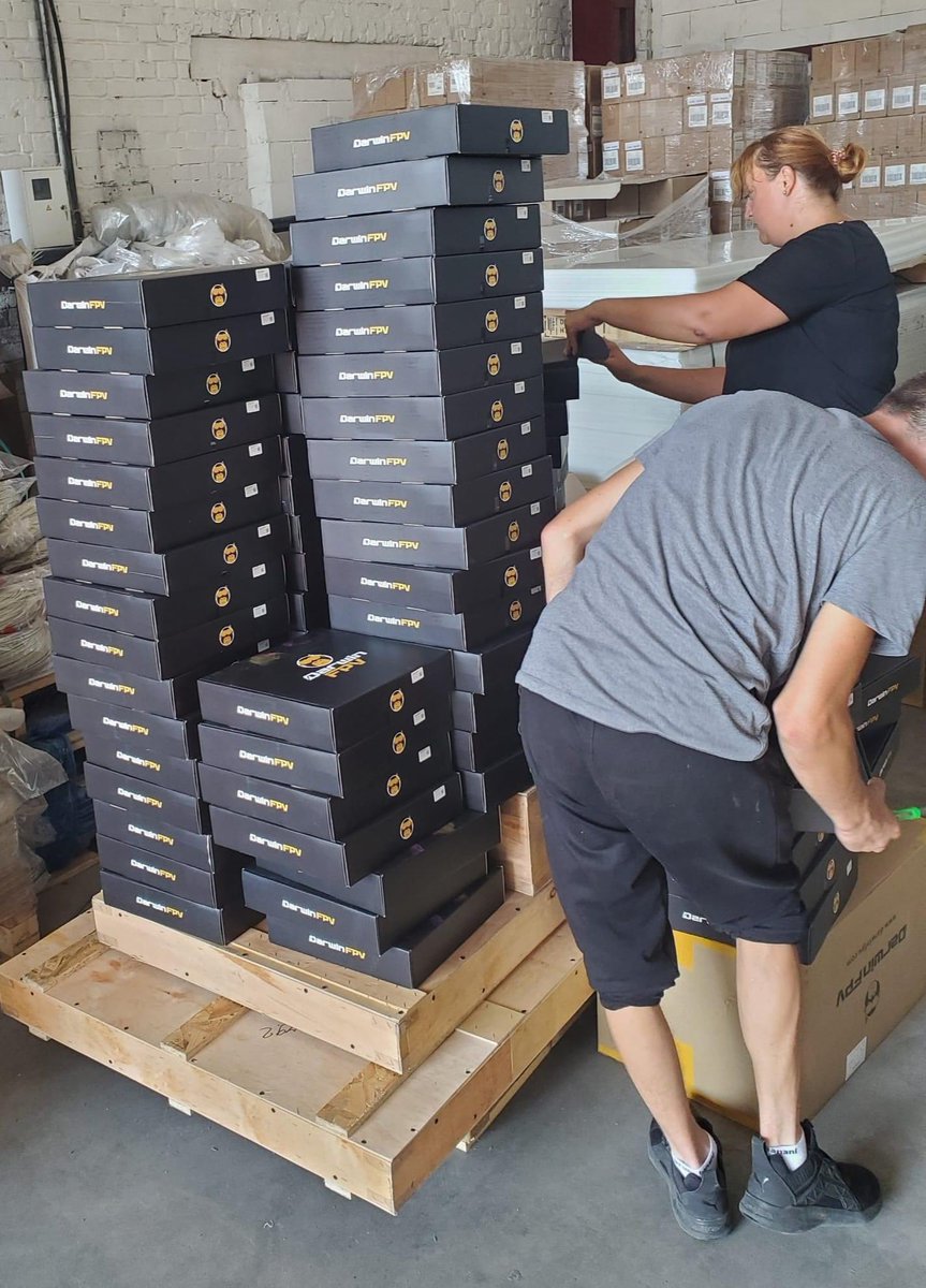 YurchenkoRod's tweet image. we ordered 1000 fpv drones at the factory in China
There has been a lot of work, negotiations and processing in between these months to ensure the delivery went smoothly. China imposes certain restrictions on the export of some drone models started  01.09