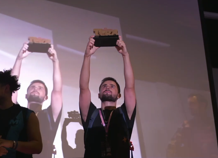 SolaryTV's tweet photo. SMASH SUPER MAJOR WINNER, SOLARY GLUTONNY 💛💙

#SLYWIN https://t.co/cuu5TWNYSE
