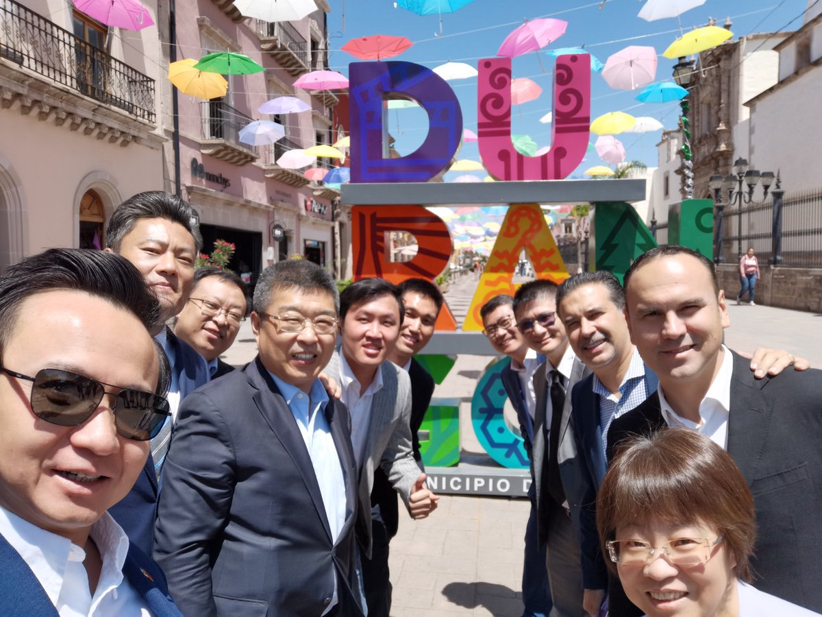 Encantadísimo de visitar el Estado de Durango con los queridos empresarios chinos.