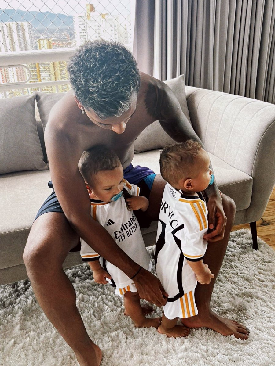 RodrygoGoes's tweet photo. Domingo com o papai 🥰😍❤️ https://t.co/ariygcKN38