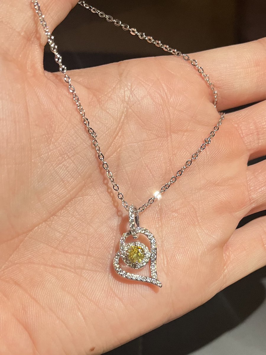 FrenlyFragrance's tweet photo. Another beautiful #FrenlyFind from @mduryea5 pulled from WOOBIE! (Strawberry Drops) 

Be sure to check out our website to secure your very own #FrenlyFragrance today and find out just what treasure you’ll unlock! 

https://t.co/dAphe3HGzY 
https://t.co/g905HSV91e
Take your pick👆🏽 https://t.co/Cz5uLFmdPN