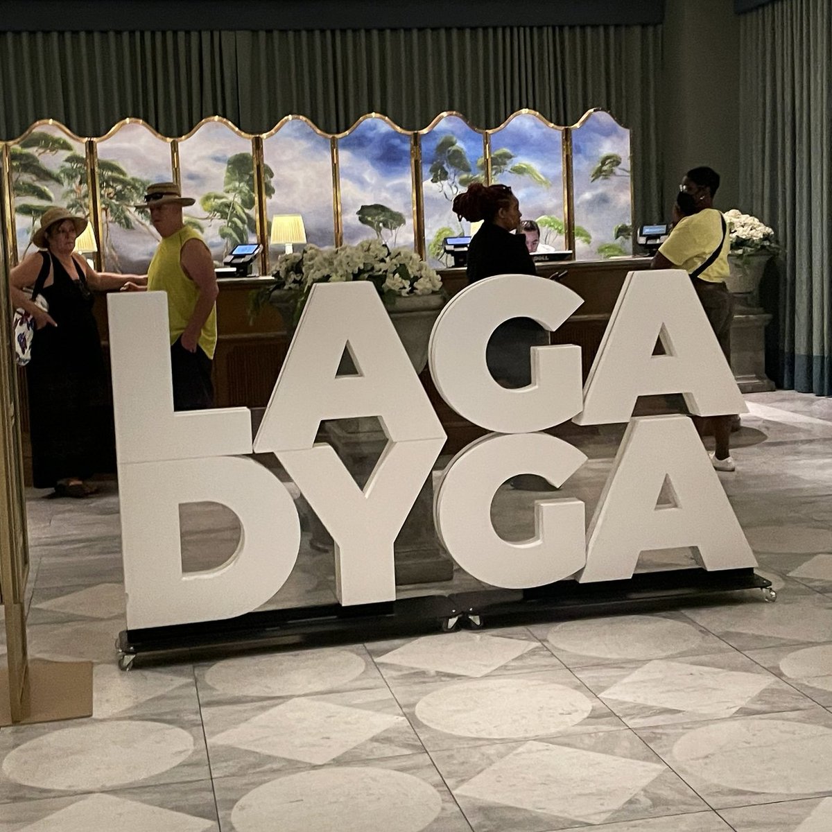 gagadaily's tweet photo. My favorite singer, Laga Dyga https://t.co/OL49qQExTa
