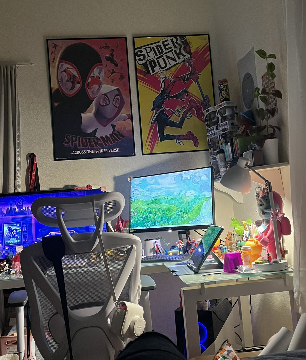 bnanabirch's tweet photo. Got my spidey posters :3 https://t.co/Fv4hGimHhD