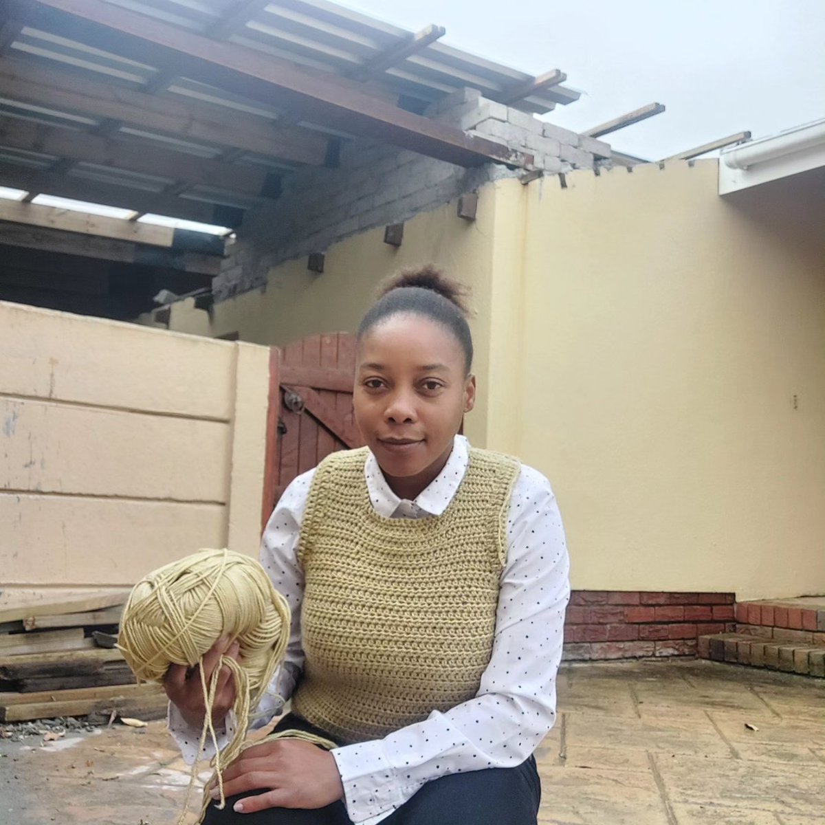 Akenid's tweet photo. Made it. Wore it. Went to see @Trevornoah live at Grandwest Casino. #TrevorNoahLiveinSA #SavannaCider #SchalkBezuidenhout #DillianOliphant #Crochet #handmade #InsiderSA https://t.co/dEaBEgKi9h