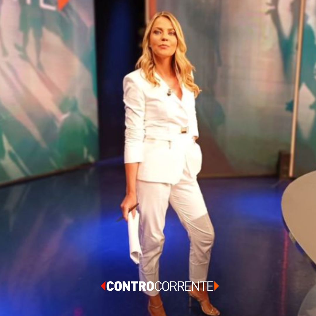 Siamo in diretta con #Controcorrente su #Rete4 e Mediaset Infinity!
