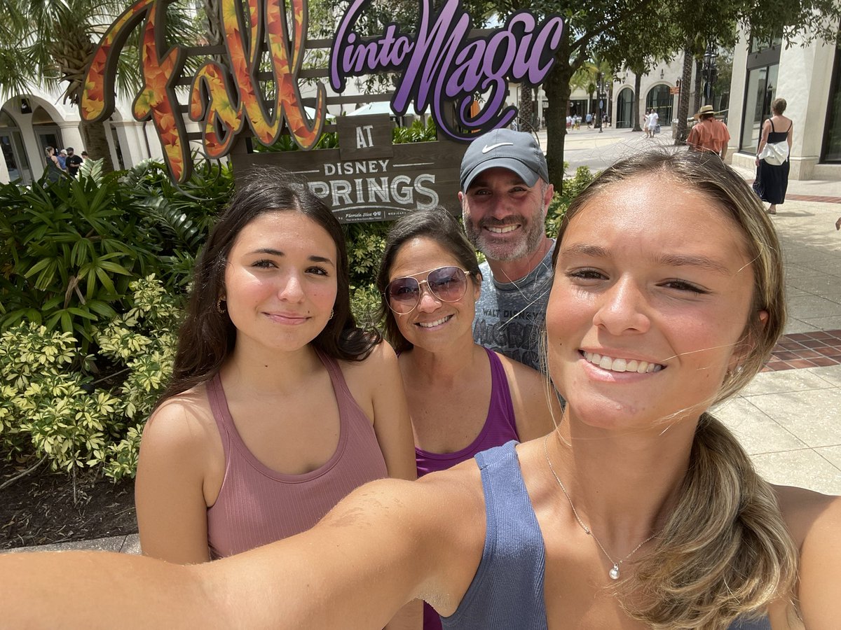SienaClark4's tweet photo. Family time, team time, IMG, and West Florida Flames! So proud of the fight in this team! Last trip to the gulf as a club soccer player! @IonaWSOC @ImCollegeSoccer @ImYouthSoccer @0506WakeFCGA https://t.co/xUmiyJHRQ8