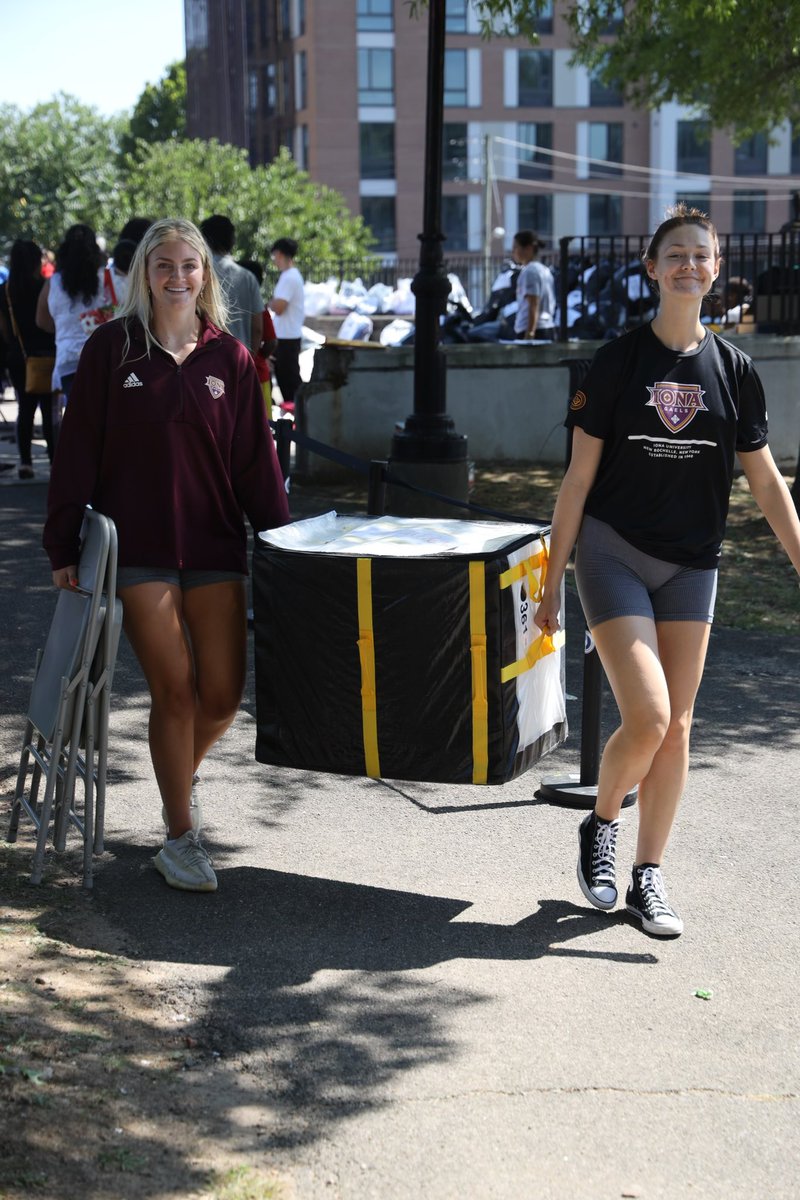 IonaWBB's tweet photo. The Giveback 
#Lockedin #gaelnation https://t.co/TRL35wb83u