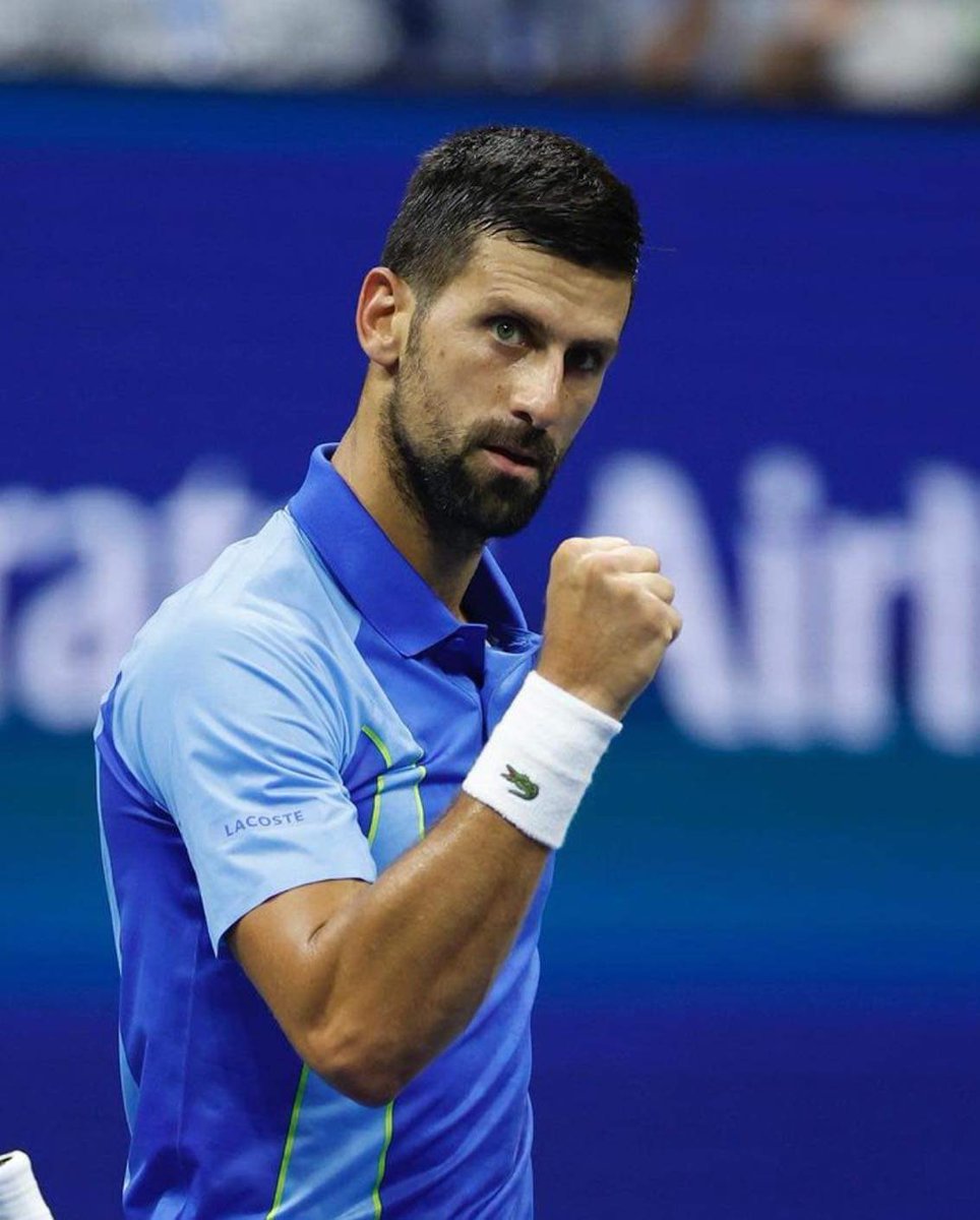 tenisana's tweet photo. A maestria de Djokovic e sua elegância são verdadeiramente impressionantes. Cada movimento é executado com uma precisão impecável. É um verdadeiro privilégio testemunhar sua genialidade no tênis. #Djokovic #USOpenNaESPN #usopennosportv https://t.co/qBVwYonIrP