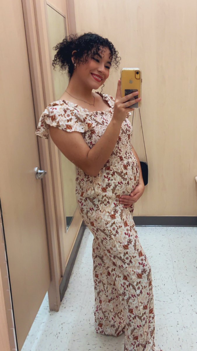 clairrr12's tweet photo. Baby belly update ♥️ https://t.co/33YN4qr2Pr