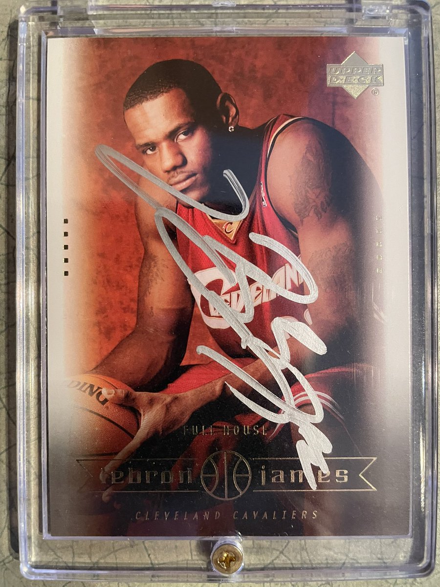 mattwilhoit's tweet photo. @ericwhiteback @ellylacocoa18 @Topps https://t.co/DqBeiF9egv