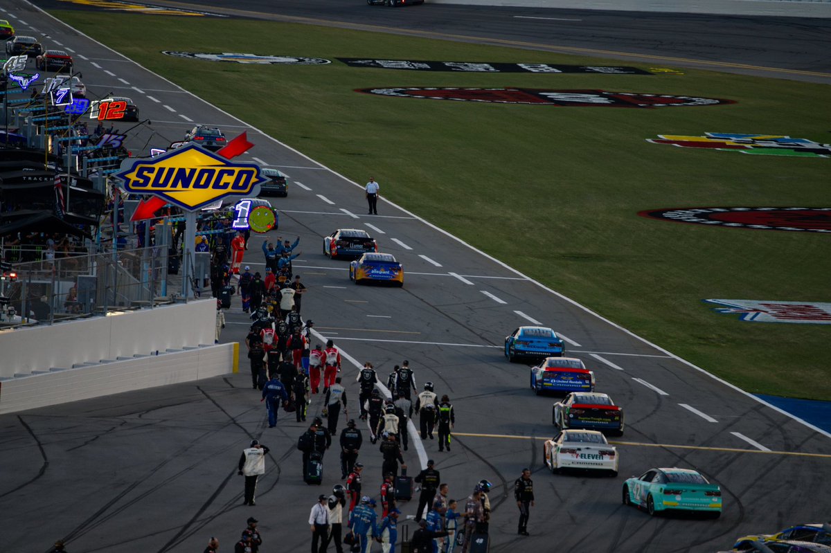 sstealth22's tweet photo. If I don’t post them now I never will 
@daytona 400 

Camera @sonyalpha  A7R4
Lens @sigmaphoto 100-400

#sony
#sonya7r4 
#sonya7riv 
#sonyalpha 
#sigma100400mm 
#500px 
#sunoco 
#sunocoracing 
#sunocoracefuels 
#daytona 
#daytonaspeedway 
#daytona400 https://t.co/Vvs8sB7LYX