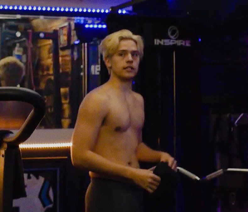 LeonSKennedyv's tweet image. Un ogro es como una cebolla. Las cebollas tienen capas. Los ogros tenemos capas. 

#SeductiveSunday