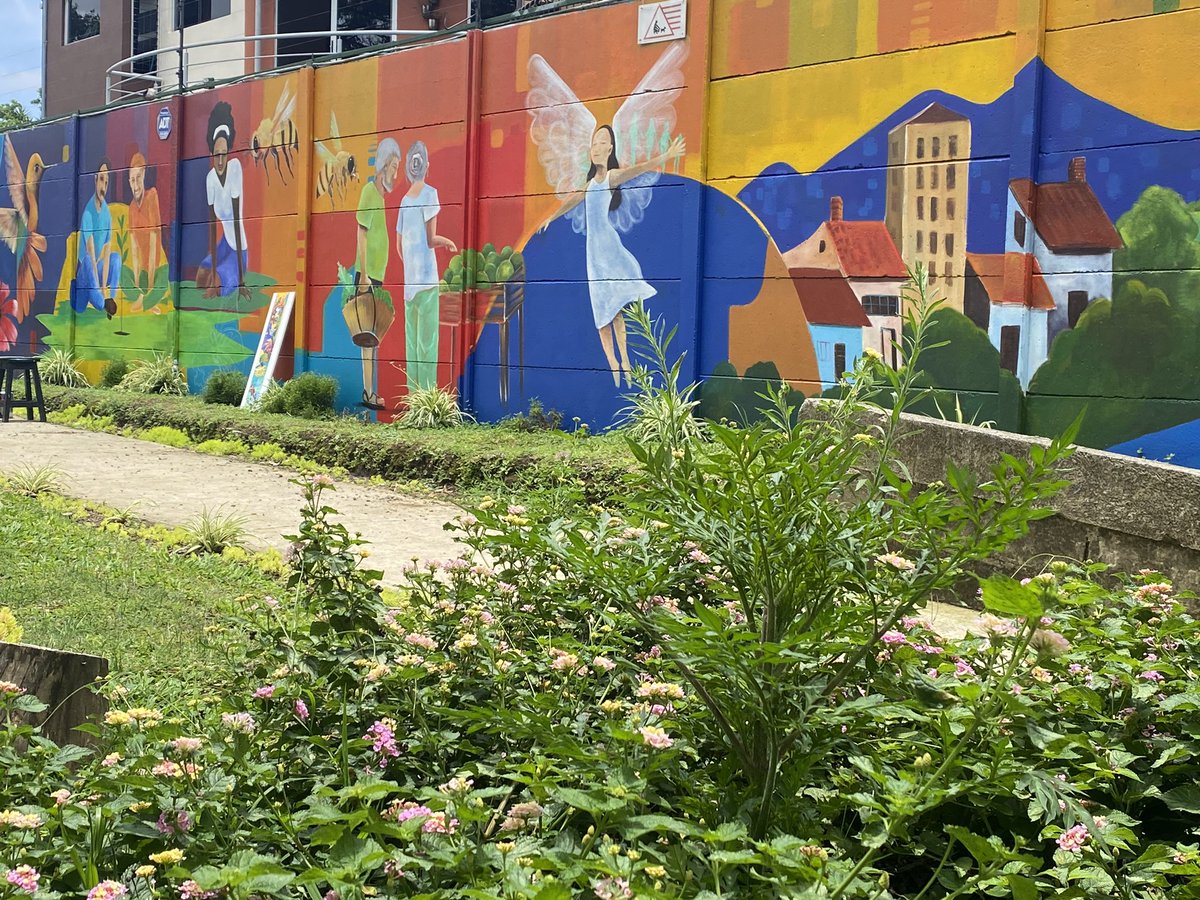 Una forma muy creativa de generar apropiación del espacio público es por medio del arte urbano #CBIMA #corredoresbiologicosinterurbanos #LosRiosNosUnen #ProyectoInterlace