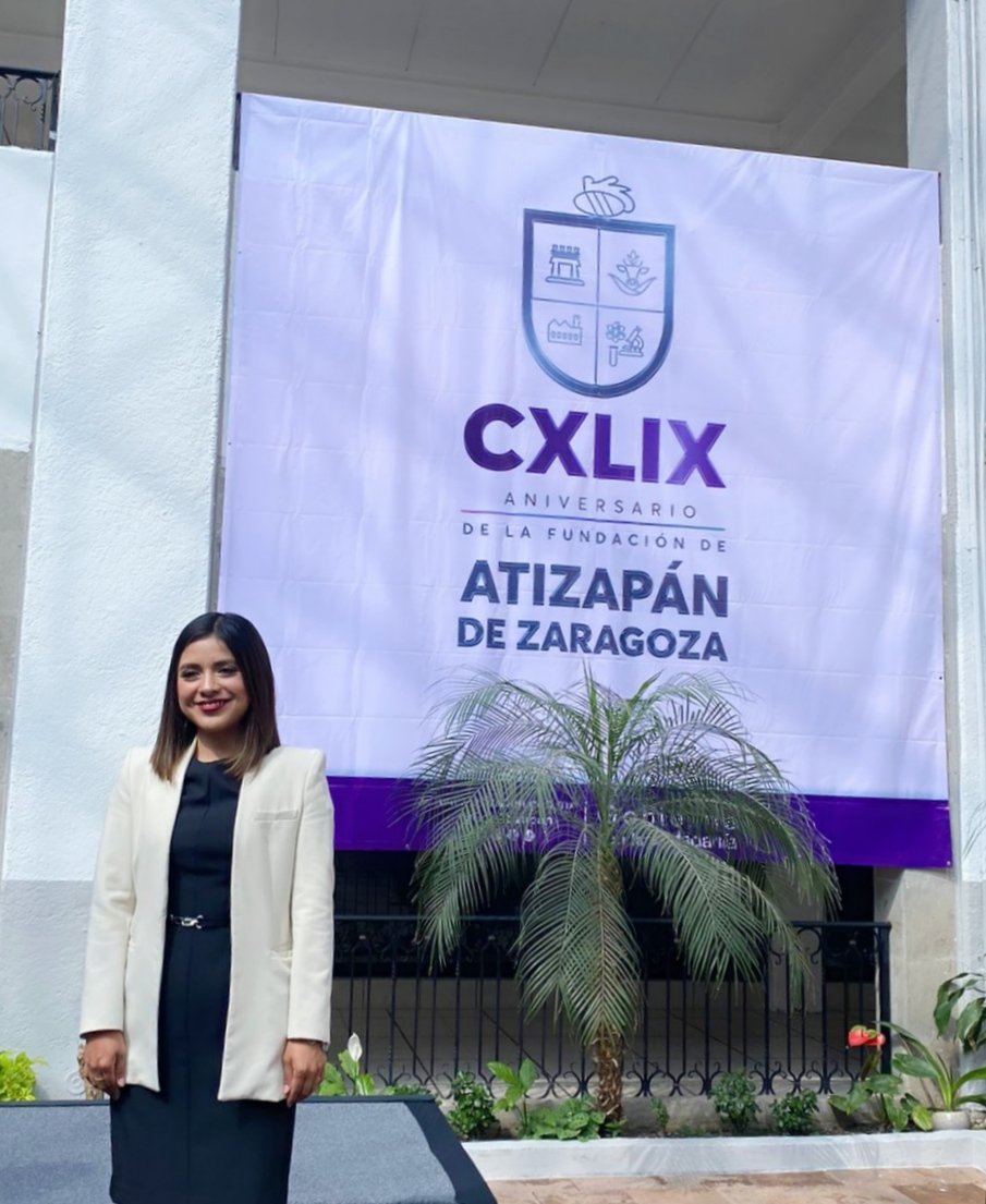 DianaStephanyLG's tweet photo. Hoy #AtizapánDeZaragoza se vistió de fiesta con la celebración de casi un siglo y medio de vida🙋🏻‍♀️ Fue un placer acompañar al Presidente Municipal @Pedro_RVillegas a la ceremonia por el CXLIX aniversario de la erección de nuestro bello municipio 😊 
#AtizapánProtegiendoTusDerechos https://t.co/MVJvvTl7G7