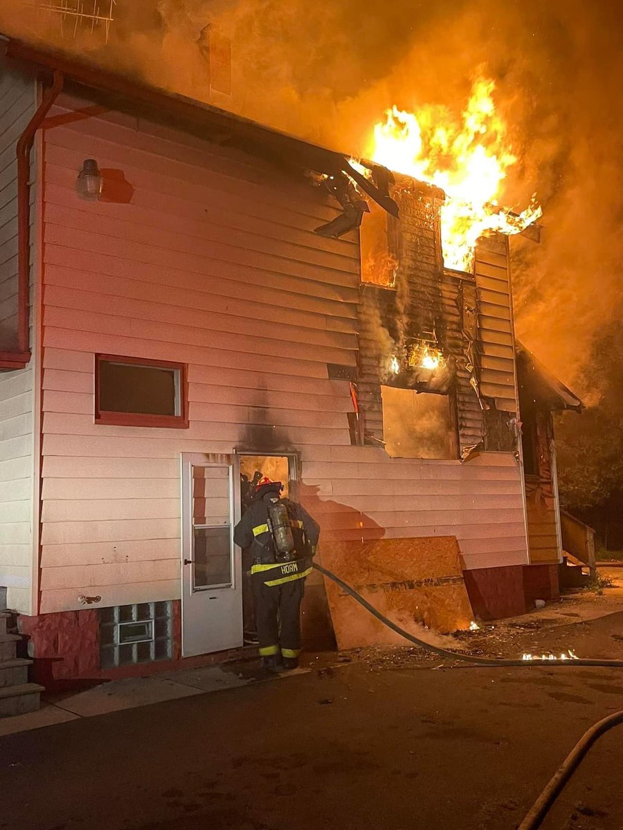 IAFFlocal204's tweet photo. This morning at 12:25 AM, Warren Fire Department responded Penn Ave NW for a structure fire. Units arrived on scene and reported a working fire. There were no injuries to civilians or firefighters. This fire is under investigation. #OAPFF #IAFF #warrenfirefighters #oapffonthejob https://t.co/cFnU2mwswF