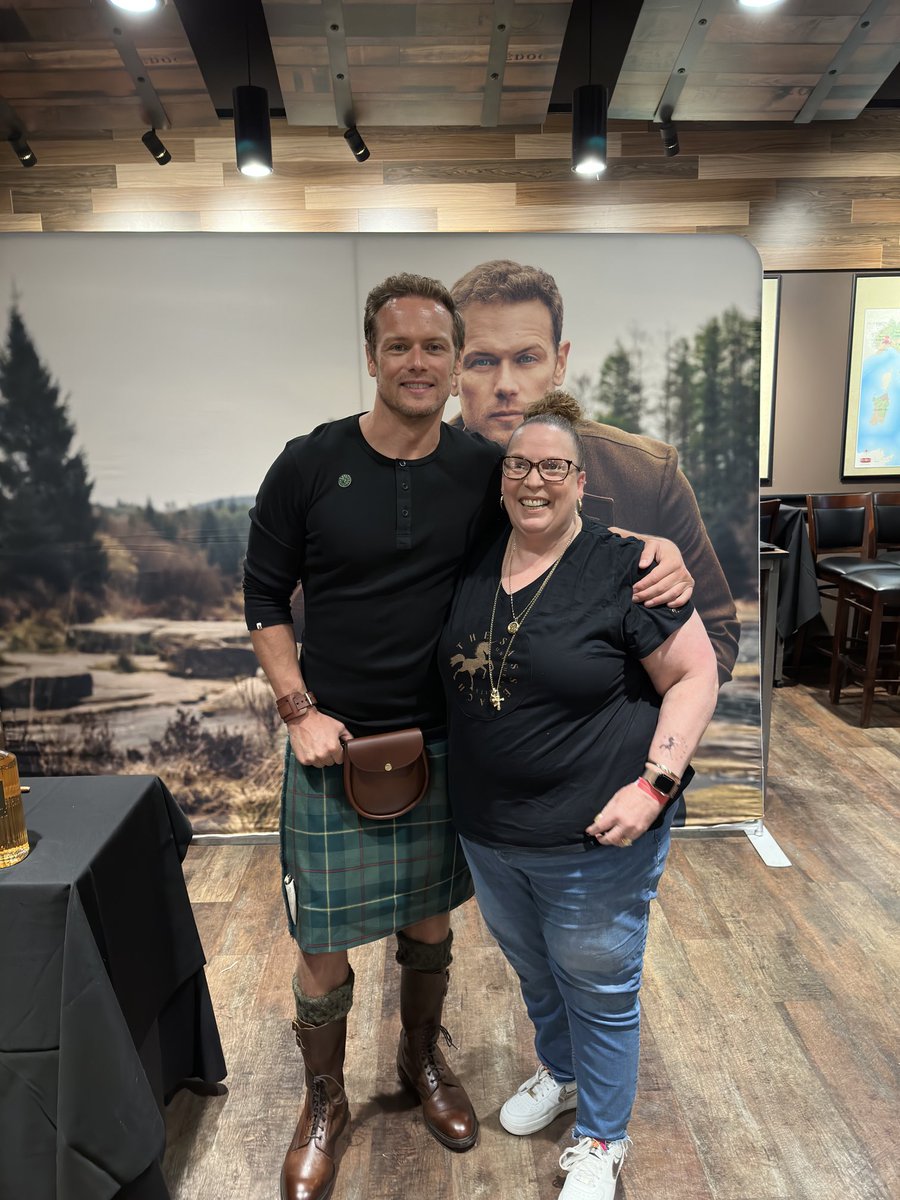 I’m over the moon, it was so worth the trip🥰 #SamHeughan