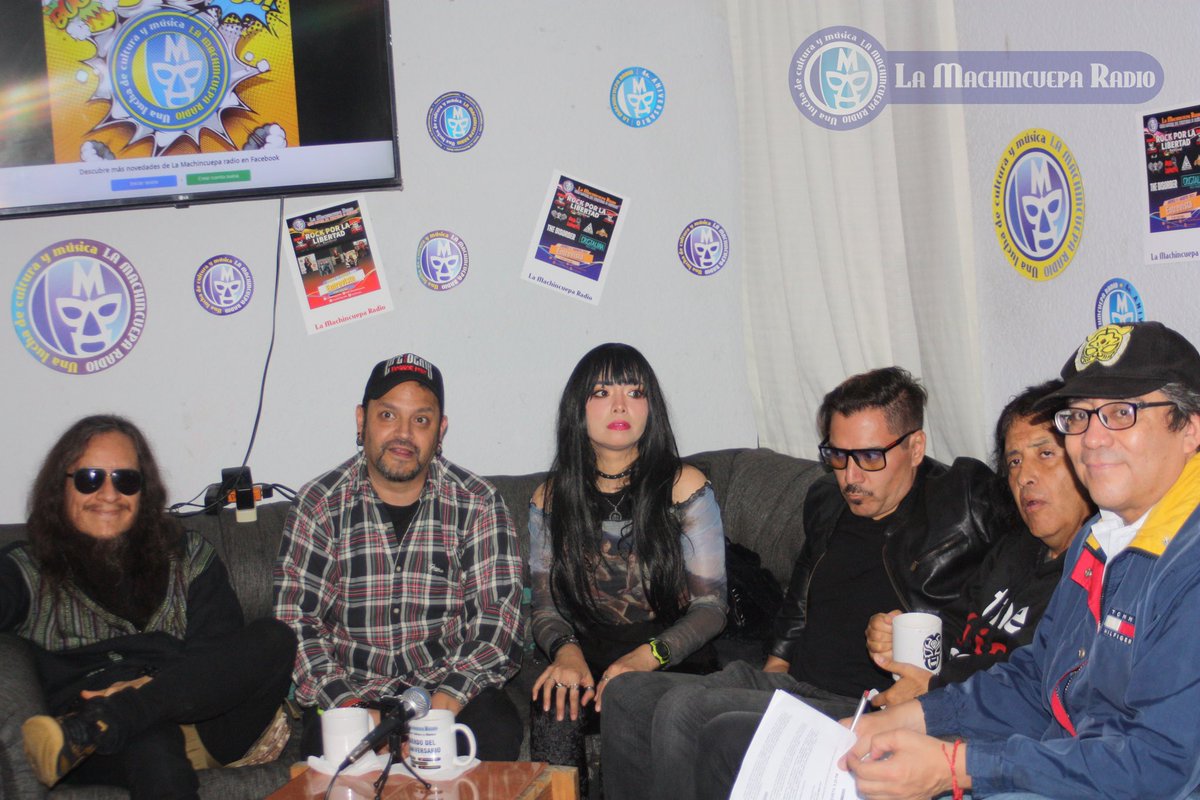 regleinam's tweet photo. Cortesía de la Machincuepa Radio mil gracias @MandoKalani @lamachincuepa_ @SUSANNARITCHIE #entrevista #machincueparadio #nuevoordenmundial #agenda2030 #lalibertadnosenegocia #lalibertadseejerce #despierta #desobedece #desprogramate https://t.co/SIkv9leVkD