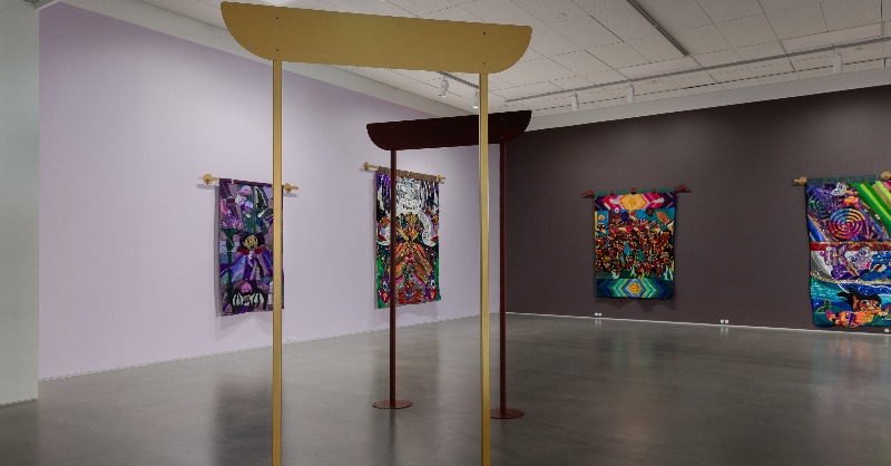 ContemporaryHum's tweet image. ✧ LILLESTRØM, NORWAY ✧

From 19 Aug—24 Sept 2023, #NitjaCentreforContemporaryArt presents ‘Te Whare Pora: A Sacred Space’, a series of bold quilts by artist Maungarongo (Ron) Te Kawa (Ngāti Porou). 

'Te Whare Pora' will open at #SámiDáiddaguovddáš from Oct 2023—Jan 2024.