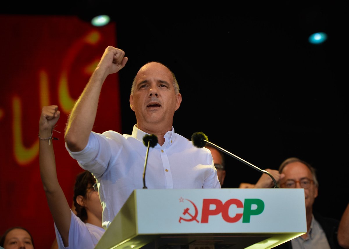 festaavante's tweet photo. Antes, durante e depois da Festa, este é o partido que está na luta ao teu lado todos os dias. Vem construir um futuro melhor connosco. #naohafestacomoesta #festadoavante #pcp https://t.co/A3p5Gwgqjt