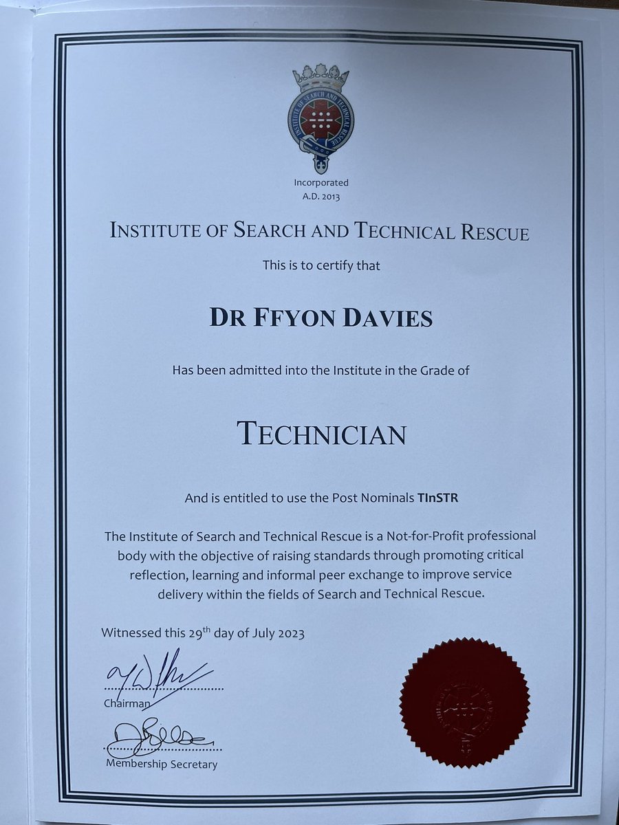 DaviesFfyon's tweet photo. Super proud to be awarded this! https://t.co/6sjO57EeUO