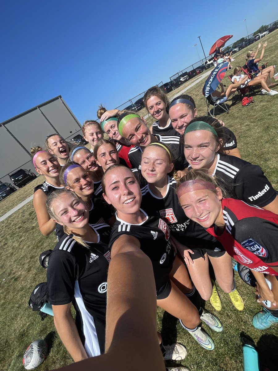 Midwest Labor Day Cup ✅ 

3-0 v Galaxy GA
3-1 v Central IL United
2-2 v Galaxy Blue

Congrats on a great weekend! ⚽️ 

@Madison56ersSC