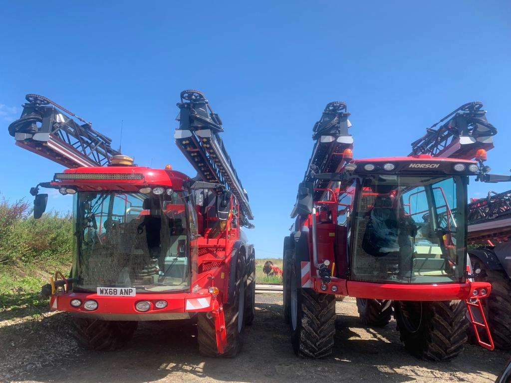 LHAgro's tweet photo. A system transfer last week saw a customer’s existing X35 Agi3 RTK system on to their new replacement steer-ready Horsch Leeb PT 8000 litre self propelled! 
#LHAgro #HORSCH #Topcon #SprayerDriver #CropSprayer https://t.co/Q8VovjDb7s