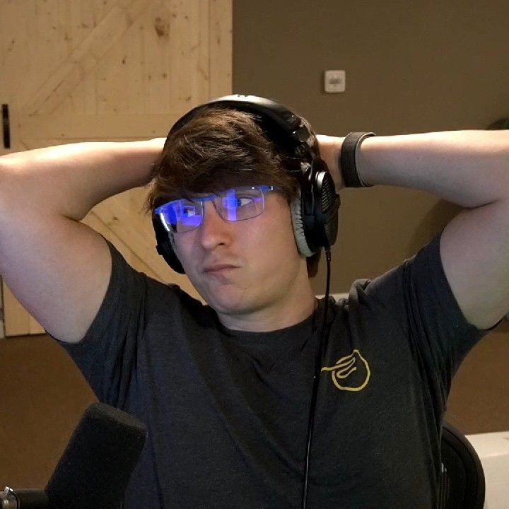 ⠀ ͏
⠀ 
amigariam, ficariam ou cairiam no soco comigo?  

nome: Theo Leroy.
altura: 1,75.
idade: 24 anos.
sexualidade: dela.
mbti: ENFP.
animal: tubarões.
cor favorita: rosa, verde e vermelho.
comida: frango.
bebida: coca cola.
filme: castelo animado ou pânico. 
⠀ ͏
⠀