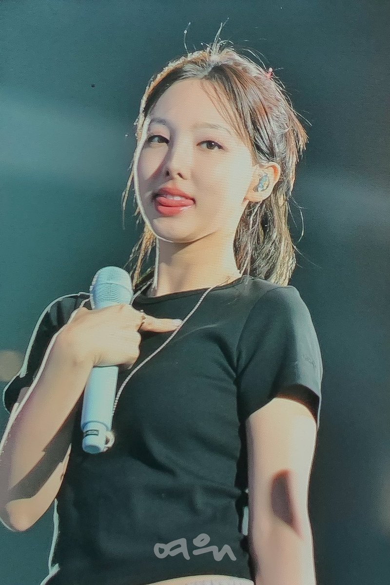 nayeon archive tweet media