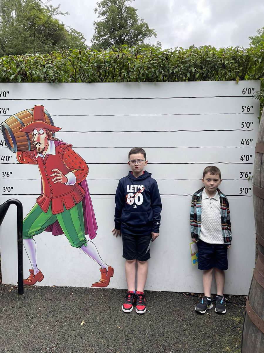 kellymcgrady7's tweet photo. @PCPPandas @PCPTigers Warwick Castle was amazing! https://t.co/azxIdocDah