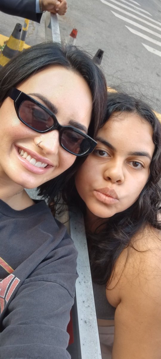 yours, lele MET CAMILA ♡ tweet media