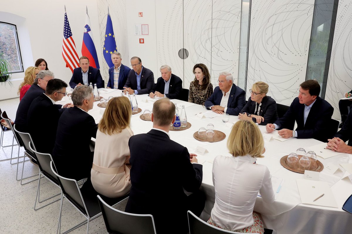Vlada Republike Slovenije (@vladars) on Twitter photo Slovenia and the US are close allies that share values of democracy and human rights and main views on the events in the international community. <a href="/SLOinUSA/">Slovenia in USA</a> <a href="/congressdotgov/">Congressdotgov</a> Slovenia and the US are close allies that share values of democracy and human rights and main views on the events in the international community. <a href="/SLOinUSA/">Slovenia in USA</a> <a href="/congressdotgov/">Congressdotgov</a>