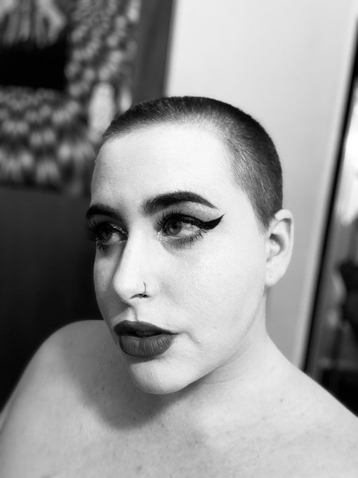 3 years of growing out my hair 🤍 sometimes I miss being bald tho https://t.co/GTsY089xEh