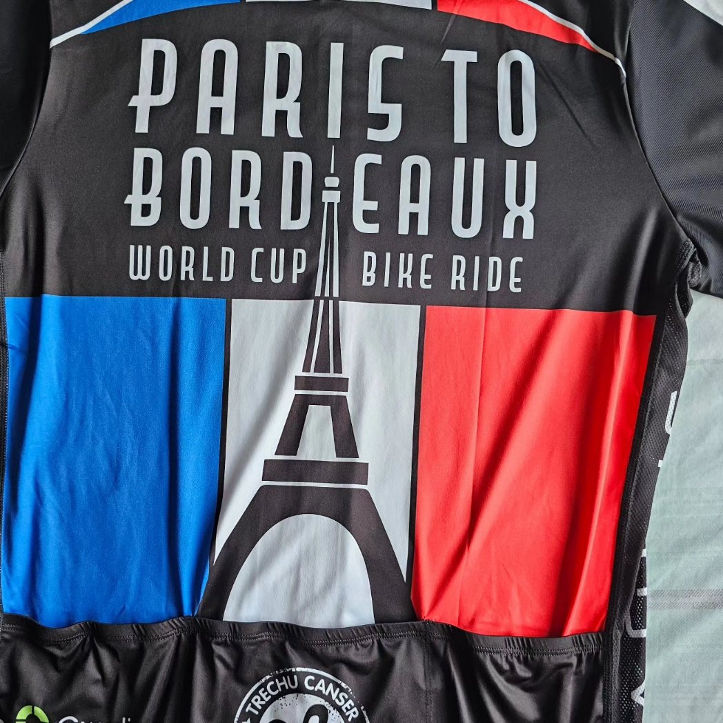 Gareth_J_Davies's tweet photo. Jerseys look amazing, bikes dispatched, fundraising going quite well, now time for the hard / fun part.
Can't wait!
#velindre #mj13 #fundraising #getitdone https://t.co/AxKIZyOncj