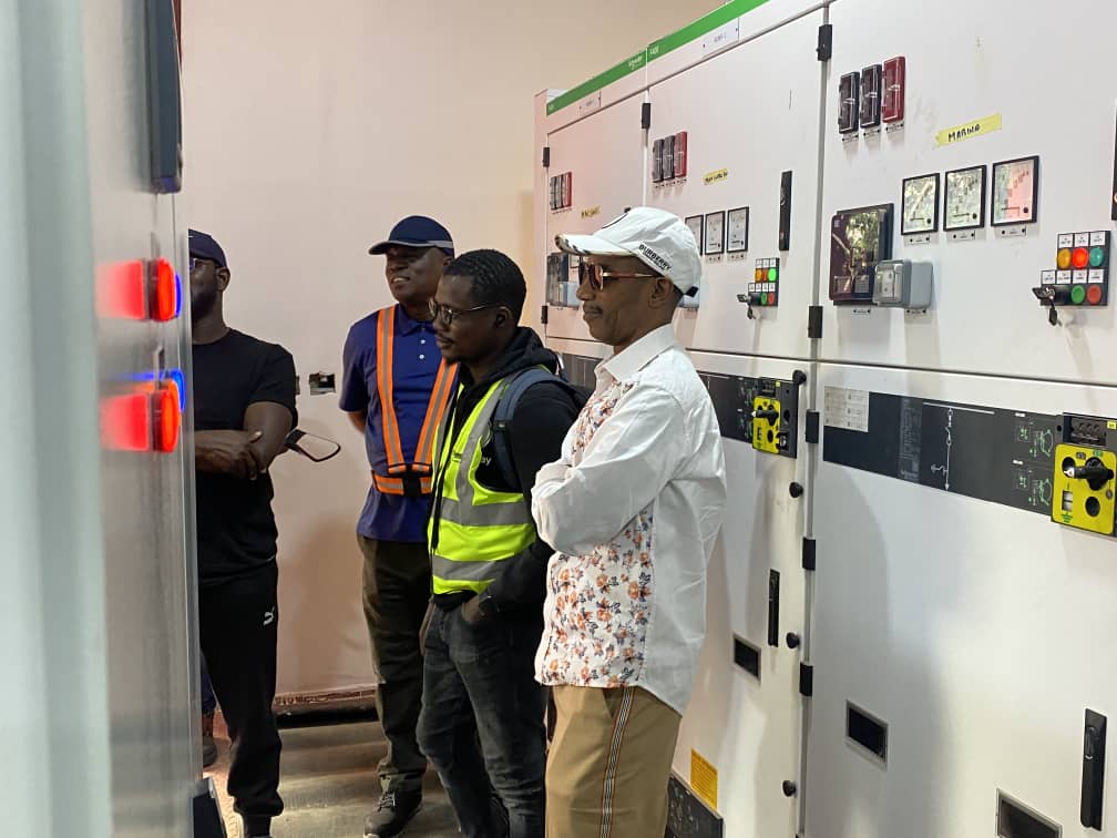 ADVADLIMITEDNG's tweet photo. Ahead of tomorrow's official commencement of the Lagos Blue Line Train Service, the MD/CEO of @ADVADLIMITEDNG, Engr Victor Adediji, joined other stakeholders to inspect the control room of the Lagos Blue Line rail system at the National Theatre Train Station. https://t.co/kUmBHKcyop