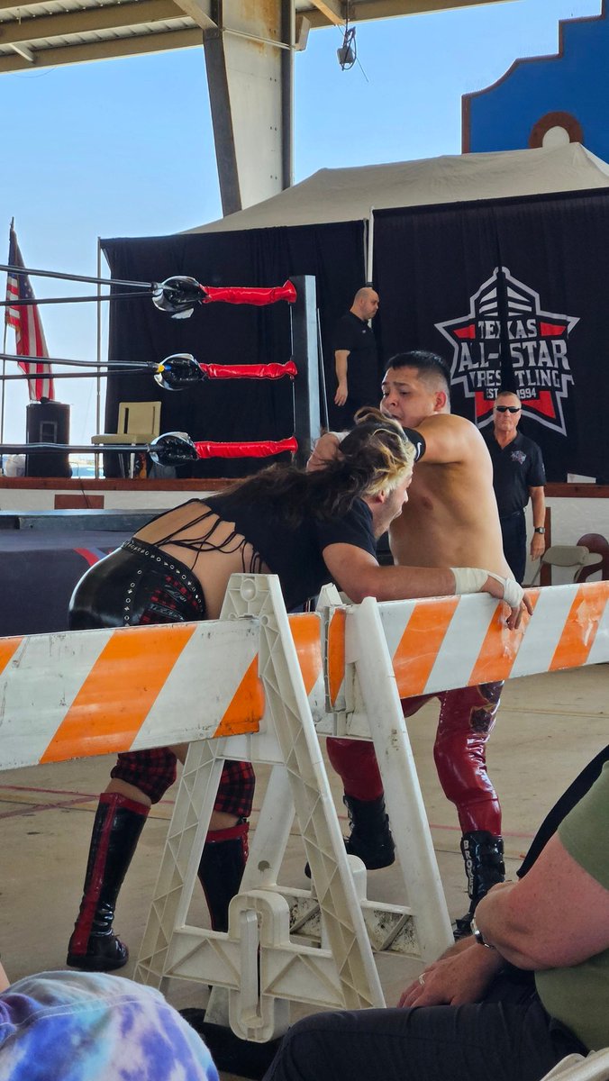 @CaseyBlackRose and @TheeDevinCarter going at in here at @TASWwrestling !