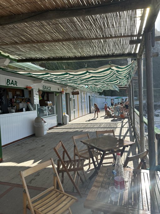 Here&rsquo;s to three hour lunches https://t.co/y6edwCwFvf