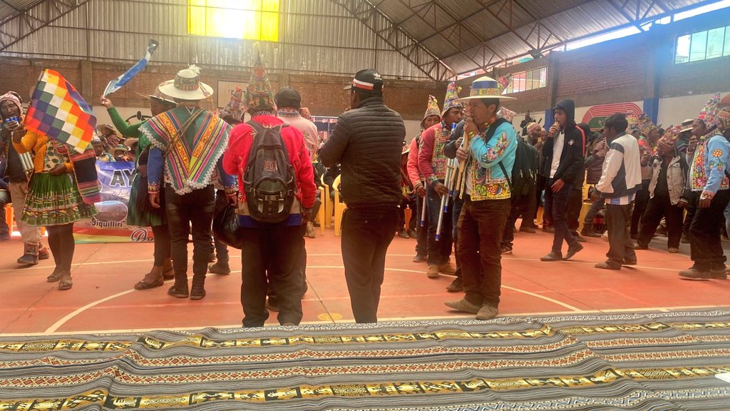 ConamaqBol's tweet photo. #PrensaCONAMAQ | El #CONAMAQ participa del JACH'A CABILDO DEL JATUN AYLLU POCOATA DE LAS PARCIALIDADES ALASAYA Y MAJASAYA DE #POTOSÍ, cumpliendo nuestros usos y costumbres y fortaleciendo la unidad y la estructura orgánica.

¡Jallalla Nuestros Pueblos Indígenas Originarios! https://t.co/brn0nWkDjf